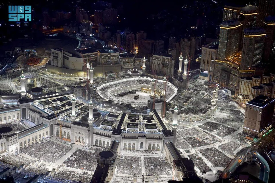Masjidil Haram, masjid paling suci umat Islam yang terletak di tengah-tengah Kota Makkah, Arab Saudi, mencatat kehadiran lebih sejuta pengunjung dari serata dunia pada 10 malam terakhir Ramadan.