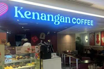 Foto yang dikongsikan seorang pengguna Threads bertarikh 12 Oktober ini menunjukkan kafe jenama Indonesia, Kenangan Coffee, di pusat beli-belah Suria KLCC, Kuala Lumpur, yang didakwa sunyi tanpa pelanggan dan terkesan dengan seruan boikot produk Indonesia oleh warganet Malaysia.