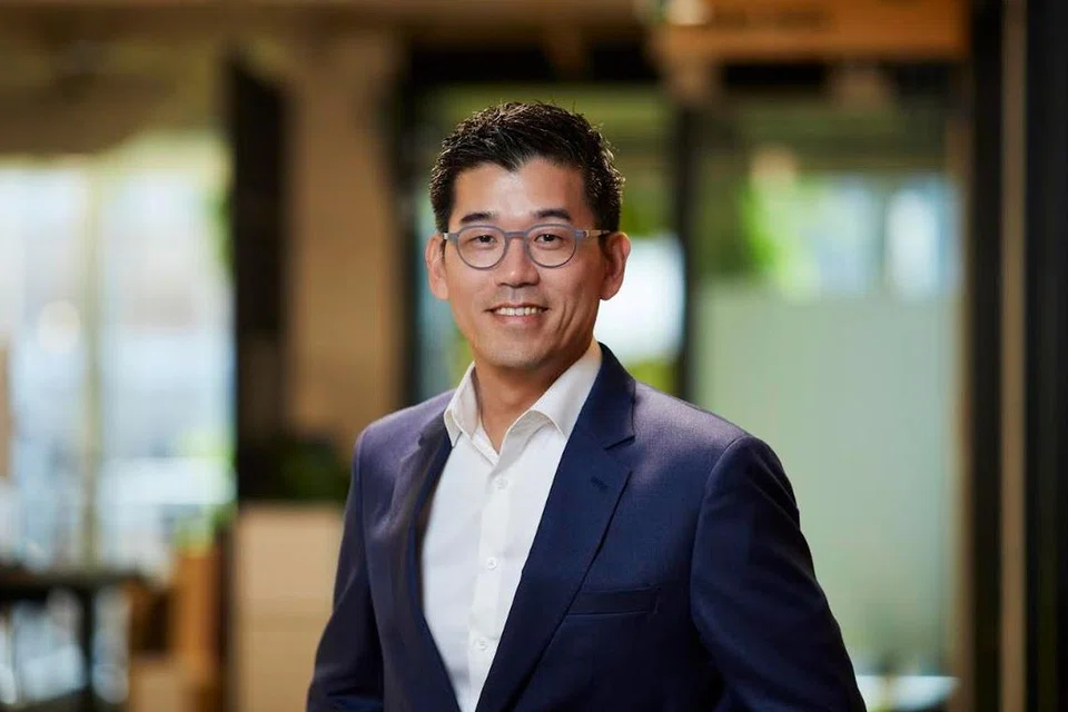 KETUA PEGAWAI PELABURAN ENDOWUS, ENCIK HUGH CHUNG.