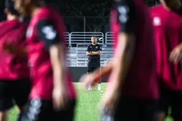Along, Noh Alam Shah, Tanjong Pagar