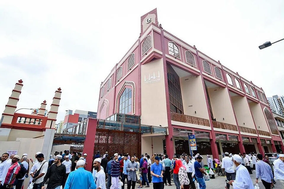 BERWAJAH BARU: Masjid Angullia yang berusia 130 tahun semasa dibuka semula pada Februari lalu setelah selesai menjalani kerja-kerja peningkatan. - Foto MUIS