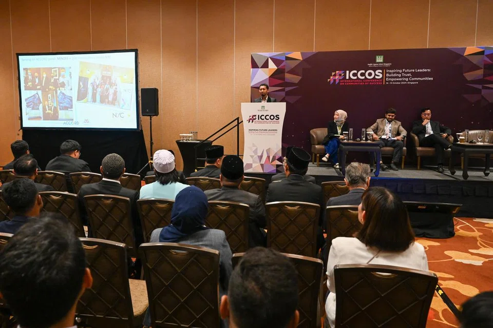 Antara topik yang dibincangkan pada perbincangan panel ialah mengenai Kepimpinan Perwakilan dan Peningkatan Sosial dan Pemberdayaan. 