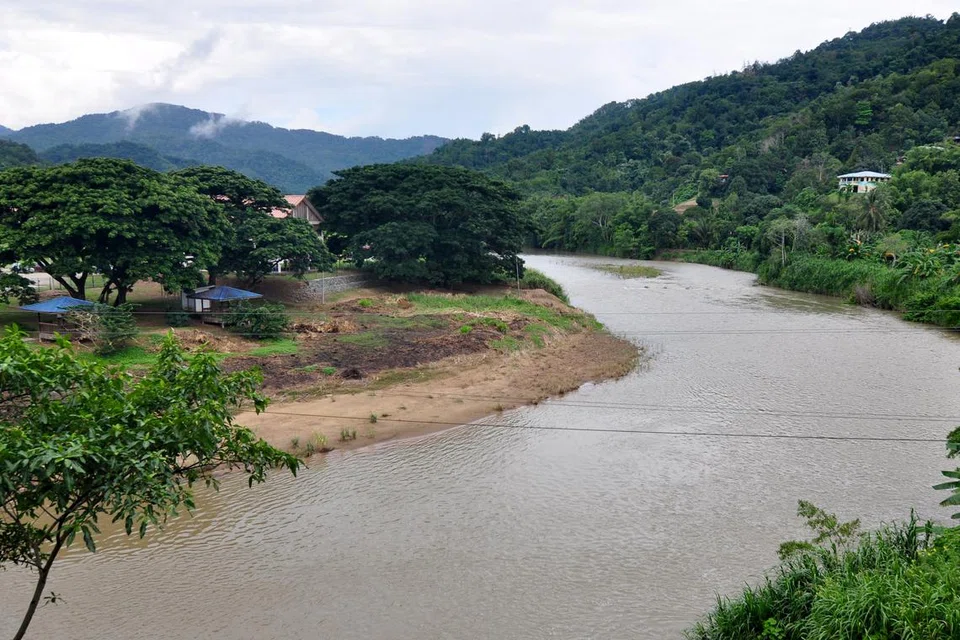Paras air di Sungai Tamparuli, di Tuaran, Sabah, yang bertambah susut dan cetek disebabkan fenomena cuaca panas. Sungai Tamparuli berpotensi untuk maju dari segi sumber pendapatan kampung, sekali gus memberi kesan kepada penduduk dan alam sekitar 