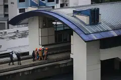 LRT, SCDF, lelaki terjatuh ke landasan, Stesen Segar, warga emas