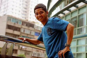 Bekas pemain bola sepak nasional Singapura Hafiz Rahim meninggal dunia awal pagi semalam (9 Julai) selepas terlibat dalam satu kemalangan motorsikal.