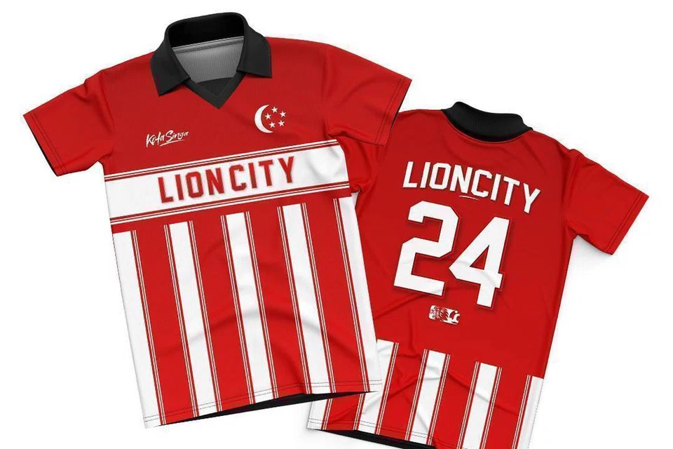 Joyy Colony Empire menjual kemeja-T dengan jenama sendiri bertemakan Singapura seperti Lion City dan Temasek.