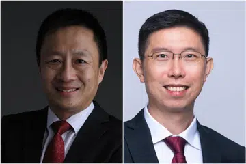 KETUA BERPENGALAMAN: Ketua eksekutif baru PUB, Encik Ong Tze-Ch’in (kiri), mempunyai banyak pengalaman memimpin pelbagai institusi dan bakal mengambil alih jawatan Encik Goh Si Hou (kanan).