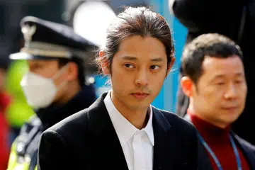 RAKAM DAN KONGSI VIDEO SEKS: Penyanyi Korea Selatan, Jung Joon-young didakwa merakam dan berkongsi video seks bersama rakan-rakan dalam industri hiburan K-Pop. - Foto REUTERS