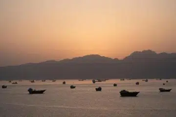 selat hormuz, Iran, Amerika Syarikat, United States, Donald Trump, kapal, gencatan senjata, ceasefire