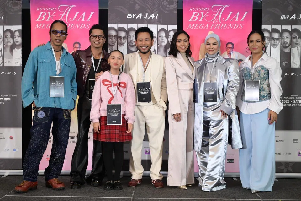 Konsert, ‘By Ajai & Mega Friends’, menjanjikan sebuah malam penuh nostalgia dengan menghadirkan barisan penyanyi hebat seperti (dari kiri) Hazama, Hafiz Suip, Thalita, Ajai, Dayang Nurfaizah, Aina Abdul dan Asmidar.