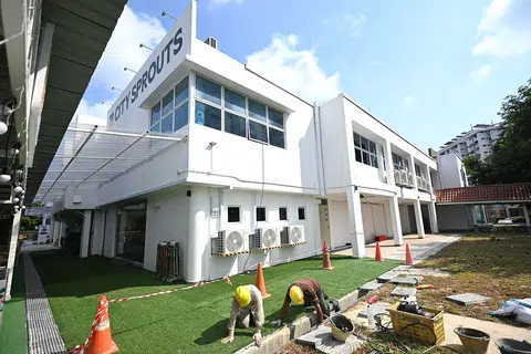 Kerja-kerja pembaikan sedang dijalankan di City Sprouts, Bedok pada 13 Januari ketika BH mengunjungi kawasan tersebut. 