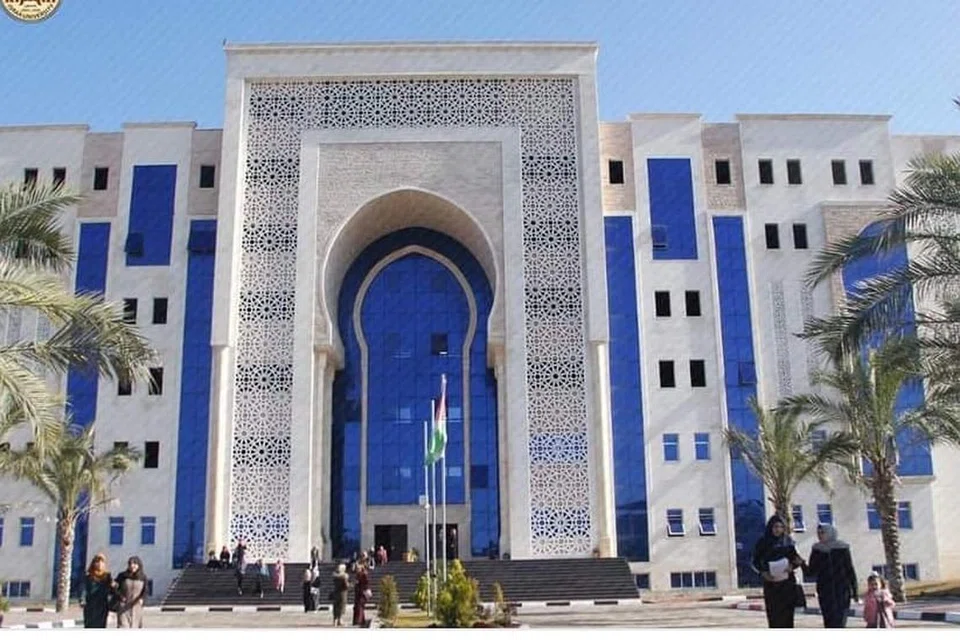 SEBELUM DIBOM: Universiti Israa di selatan Jaluran Gaza  menawarkan kursus termasuk kewangan, kejuruteraan dan undang-undang untuk lebih 4,000 pelajar dan turut menempatkan Muzium Negara, yang mengandungi lebih 3,000 artifak arkeologi yang jarang ditemui.