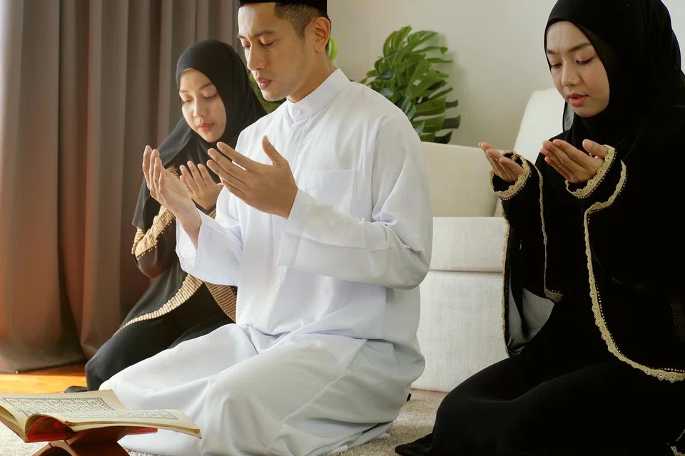 Petunjuk hidayah diklasifikasi dalam beberapa kategori dan kalangan Mukmin berharap agar dapat sentiasa berada di landasan yang benar.