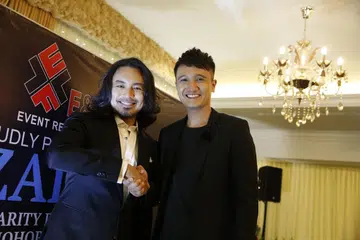 TERPAKSA DIBATAL: Konsert 'Sepetang Bersama Bintang - Anuar Zain' yang turut disertai Fauzie Laily (kanan) dan dijadualkan esok di Johor Bahru, dibatal. - Foto fail