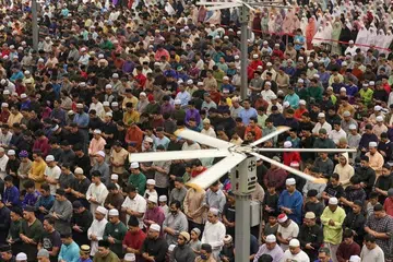 Masjid Tuanku Mizan Zainal Abidin di Presint 3, Putrajaya, dipenuhi jemaah lelaki dan wanita termasuk kanak-kanak untuk menunaikan solat isyak dan solat sunat tarawih Ramadan 2024.