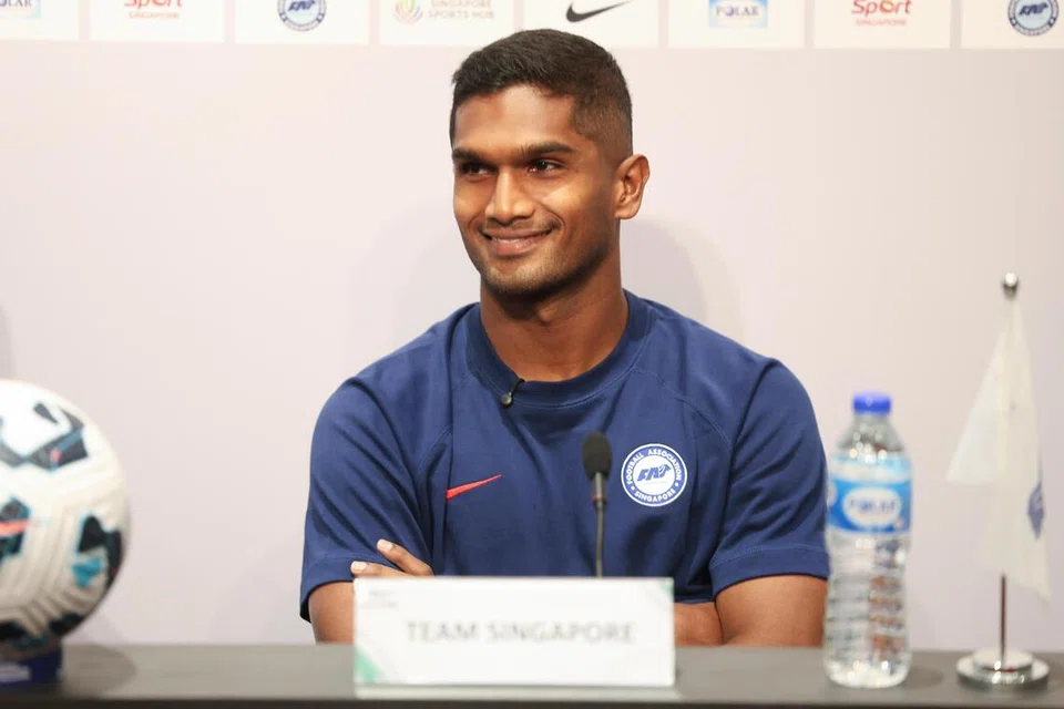 Kapten Singa, Hariss Harun, berkata keyakinan jurulatih sementara, Gavin Lee, terhadap para pemain jauh melebihi keyakinan yang dimiliki oleh pemain itu sendiri.