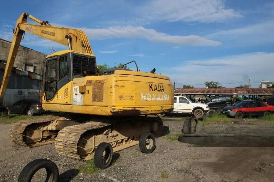 Operasi meroboh jeti pangkalan haram di sempadan Kelantan- Thailand bagi mengekang kegiatan penyeludupan bermula pada pagi 28 Oktober.