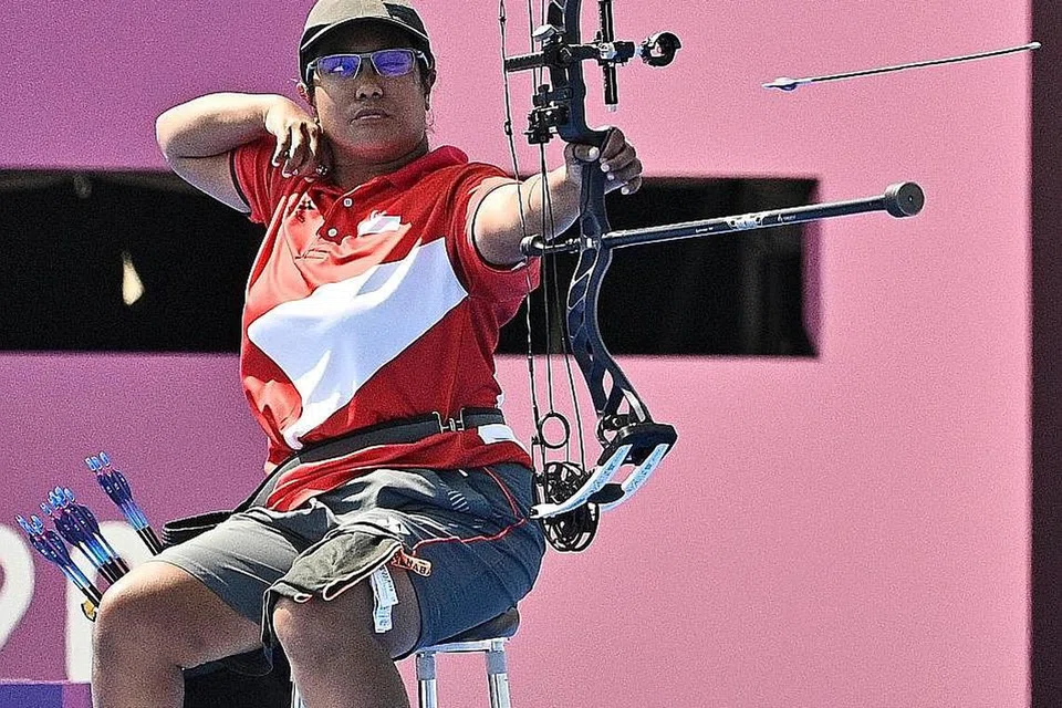 TIDAK PUTUS ASA: Walaupun tersingkir di pusingan kalah mati bagi acara kompaun individu wanita di Sukan Paralimpik Tokyou, pemanah negara, Nur Syahidah Alim merasakan beliau berjaya membawa pulang pengalaman penting. - Foto SPORT SINGAPORE