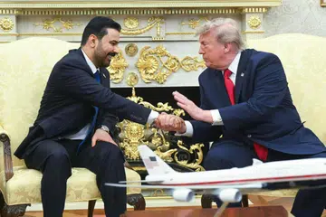 Presiden Amerika Syarikat, Donald Trump, berjabat tangan dengan Perdana Menteri Iraq, Ali al-Zaidi, ketika menerima kunjungan beliau di Pejabat Oval, Rumah Putih, di Washington pada 14 Julai. Kedua-dua pemimpin mengadakan pertemuan bagi membincangkan kerjasama strategik, termasuk beberapa perjanjian besar dalam sektor minyak dan usaha meningkatkan pelaburan syarikat AS di Iraq, ketika Baghdad berusaha mengimbangi hubungannya dengan Washington dan Iran.