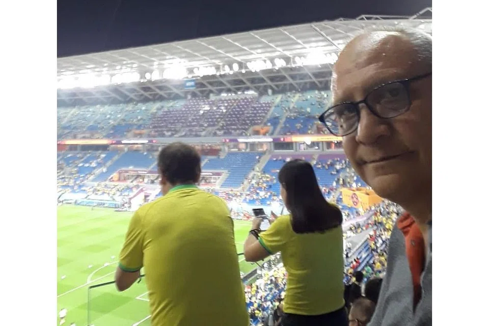 RASA BANGGA: Dr Ameen ketika berada di Qatar untuk merasakan kehangatan Piala Dunia 2022. - Foto ihsan AMEEN TALIB