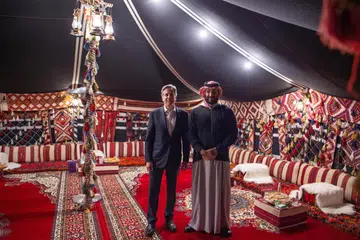 AMARAN KEPADA HOUTHI: Setiausaha Negara Amerika, Encik Antony Blinken (kiri), melakukan pertemuan dengan Putera Mahkota Mohammed bin Salman (kanan) di Al-Ula, Arab Saudi, pada 8 Januari.