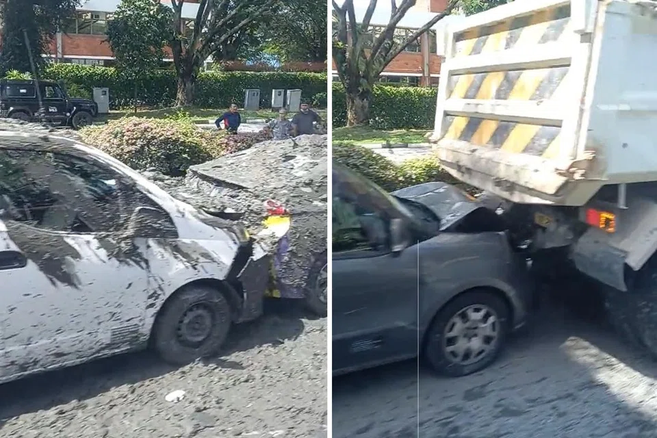 KESAN KEMALANGAN: Pasir menyelubungi beberapa kenderaan dalam satu kemalangan yang berlaku di AYE pada pagi 21 September 2023.