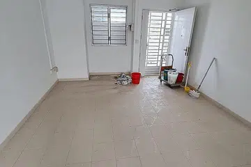 KINI TIDAK LAGI KOSONG: Ramai orang telah melahirkan keinginan untuk menyumbang pelbagai barangan termasuk televisyen dan beg sekolah kepada Cik N dan anak kecilnya. - Foto SUN XUELING / FACEBOOK