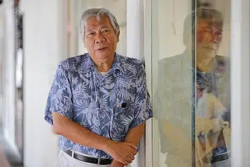 MINAT TERBIT RANCANGAN BUDAYA: Encik Mockram pernah memenangi anugerah merit Raduga 83 bagi kesan istimewa, bagi rancangan kebudayaan Strength to Strength di sebuah festival filem di Moscow. - Foto BM oleh GIN TAY