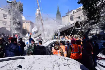RISIKO PERANG MEREBAK: Serangan peluru berpandu ke atas Iraq, Lebanon, Syria dan Yaman telah menambahkan risiko perang merebak menjadi konflik serantau lebih luas. Gambar menunjukkan serangan peluru berpandu ke atas sebuah rumah di Damsyik pada 20 Januari. 