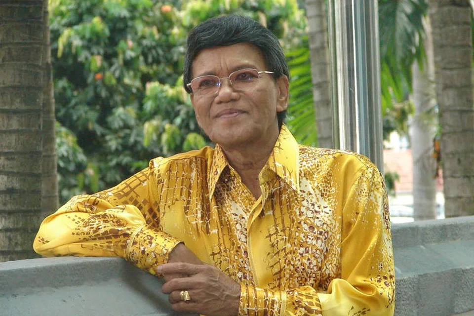 Lagu Rayuan Hasratku, versi Datuk Ahmad Jais, merupakan antara lagu ciptaan Datuk Dr Johari Salleh yang beliau gemari secara peribadi. Lagu ini dinyanyikan Adnan Zain dan Fazidah Joned sebelum ini.