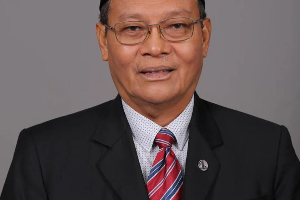 Ahli Parlimen Tanjung Karang, Datuk Dr Zulkafperi Hanafi, daripada Parti Pribumi Bersatu Malaysia bakal dikenakan tindakan kosongkan kerusi selepas didakwa melanggar akuan berkanun (SD) menyokong Presiden parti, Tan Sri Muhyiddin Yassin, dan tidak akan mengkhianati parti, apabila mengumumkan sokongan terhadap kepimpinan  Perdana Menteri Malaysia, Datuk Seri Anwar Ibrahim.