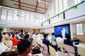 Setiausaha Parlimen Kanan (Pendidikan merangkap Pembangunan Negara), Dr Syed Harun Alhabsyi, memberikan ucapan di majlis Program Pejuang Keharmonian Yayasan Temasek - Roses of Peace yang diadakan di Temasek Shophouse di Orchard Road pada 24 Mei. Seramai 43 belia dilantik sebagai Pejuang Keharmonian di majlis itu.