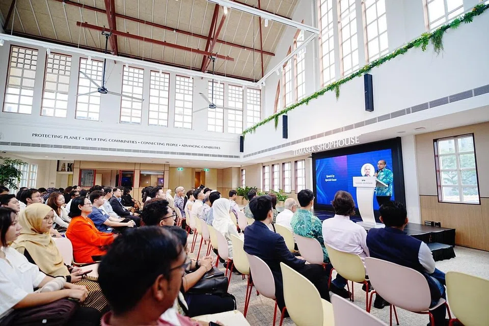Setiausaha Parlimen Kanan (Pendidikan merangkap Pembangunan Negara), Dr Syed Harun Alhabsyi, memberikan ucapan di majlis Program Pejuang Keharmonian Yayasan Temasek - Roses of Peace yang diadakan di Temasek Shophouse di Orchard Road pada 24 Mei. Seramai 43 belia dilantik sebagai Pejuang Keharmonian di majlis itu.