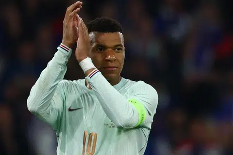 Selepas mempamerkan impak luar biasa dalam dua edisi terdahulu, penyerang, Kylian Mbappe, memikul tanggungjawab besar mengetuai jentera serangan Perancis selaku kapten.