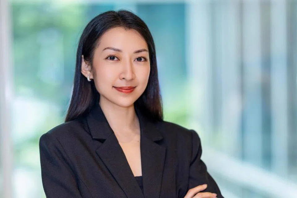 Dr Shauna Tan-Chiam, doktor estetik di David Loh Surgery, berkata sesetengah pesakitnya membawa imej mereka yang ditapis sebagai titik rujukan semasa perundingan.