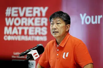 ENCIK NG: NTUC bertekad bekerjasama dengan pengendali platform dan pemerintah ke arah kebajikan lebih baik bagi pekerja penghantaran.