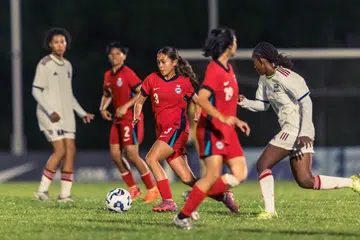 Sukan Sea, bek kiri, sukan