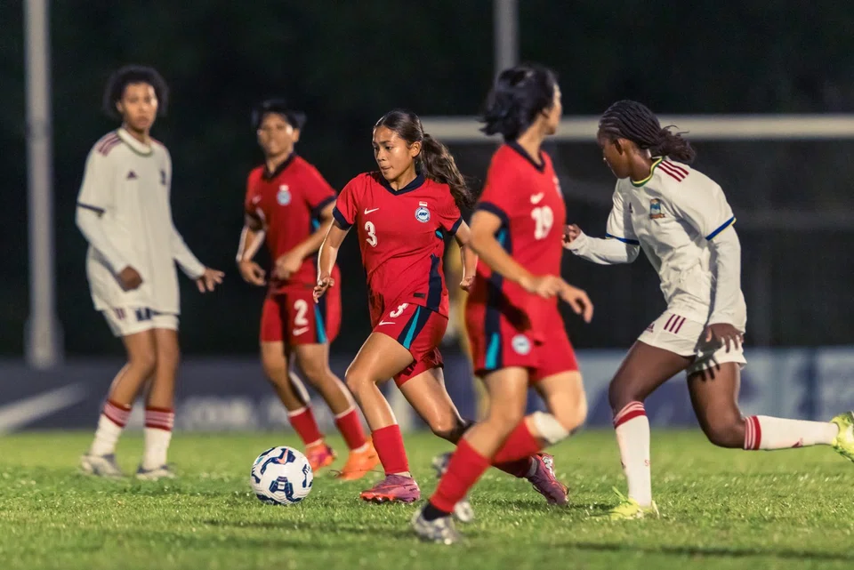 Sukan Sea, bek kiri, sukan