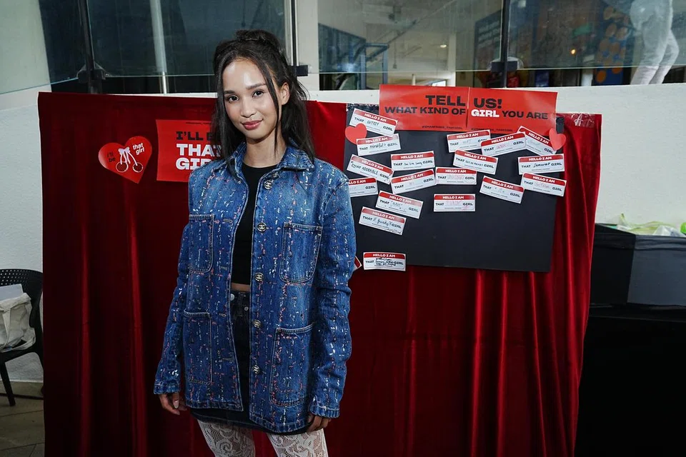 Iman Fandi menyanyikan single terbarunya, That Girl, di pelancaran OMGxBH pada 30 Ogos.