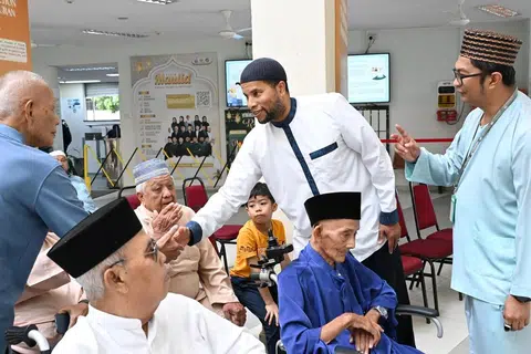Pengarah dan Pembimbing Rohani Kehidupan Pelajar di Universiti Duke dan Presiden Persatuan Pembimbing Rohani Muslim (Amerika Syarikat), Dr Joshua Salaam, Masjid Al-Muttaqin, Pengerusi Eksekutif, Mohd Fairus Abdul Manaf, chaplaincy.