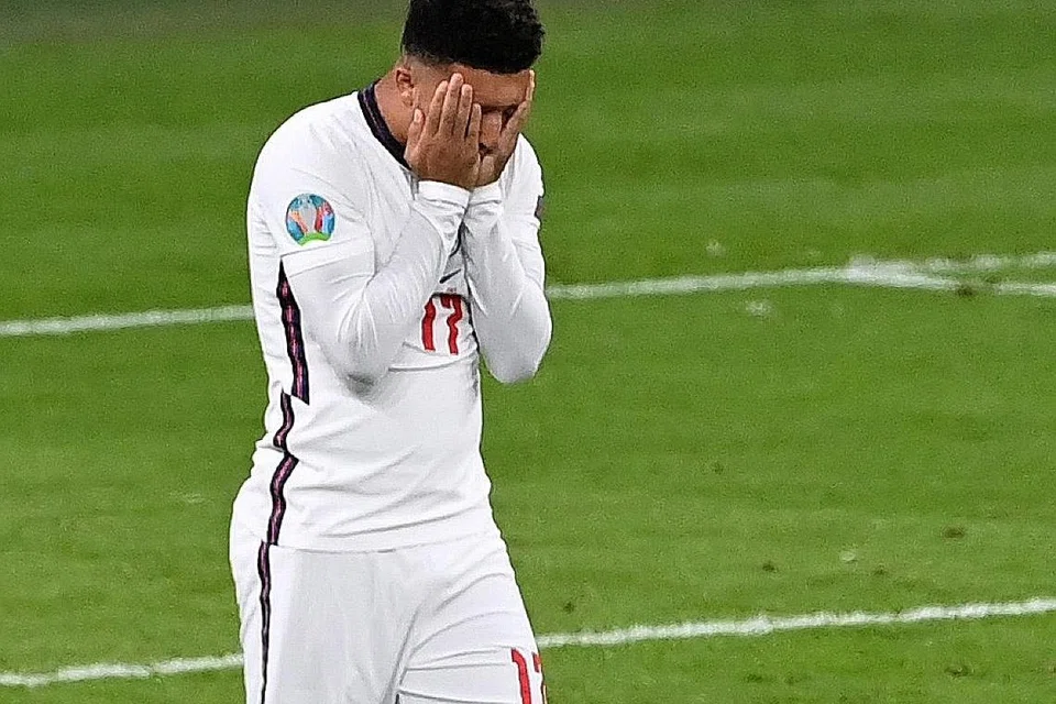 Tiga pemain yang jadi sasaran - GAGAL JARINGKAN PENALTI: Marcus Rashford, Bukayo Saka dan Jadon Sancho (gambar atas). - Foto REUTERS