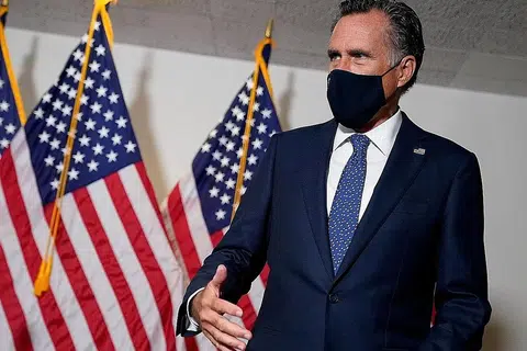SETUJU HUKUM TRUMP: Senator Mitt Romney dari Utah, satu-satunya Republikan yang memilih untuk menghukum Encik Trump kerana beliau percaya mantan presiden itu telah melakukan salah laku semasa menyandang jawatan presiden AS. - Foto REUTERS