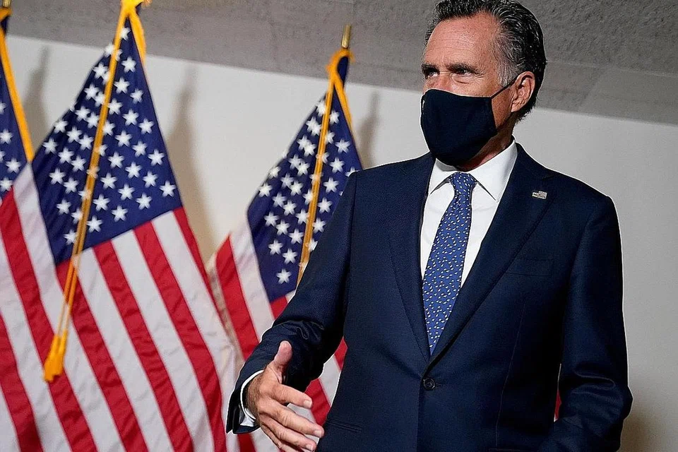SETUJU HUKUM TRUMP: Senator Mitt Romney dari Utah, satu-satunya Republikan yang memilih untuk menghukum Encik Trump kerana beliau percaya mantan presiden itu telah melakukan salah laku semasa menyandang jawatan presiden AS. - Foto REUTERS