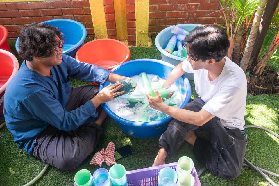 Masa yang diluangkan relawan belia MudaSG bagi membersihkan Masjid Kassim juga diambil kira dalam Program Pelibatan Masyarakat (CIP), yang boleh mempertingkatkan markah mereka di sekolah.