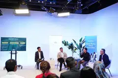 Moderator sesi perbincangan pasca-Belanjawan 2024 anjuran bersama Berita Harian dan Dewan Perniagaan dan Perusahaan Melayu Singapura (DPPMS), bendahari kehormat DPPMS, Encik Shamir Wahid (kiri), berinteraksi dengan ahli panel  (dua dari kiri) Presiden DPPMS, Encik Abu Bakar Mohd Nor; Menteri Negara Kanan (Tenaga Manusia merangkap Pertahanan), Encik Zaqy Mohamad; dan Editor Berita Harian/Berita Minggu, Encik Nazry Mokhtar  –  tentang langkah sokongan yang diumumkan untuk perniagaan dan juga untuk pekerja pertingkat kemahiran.
