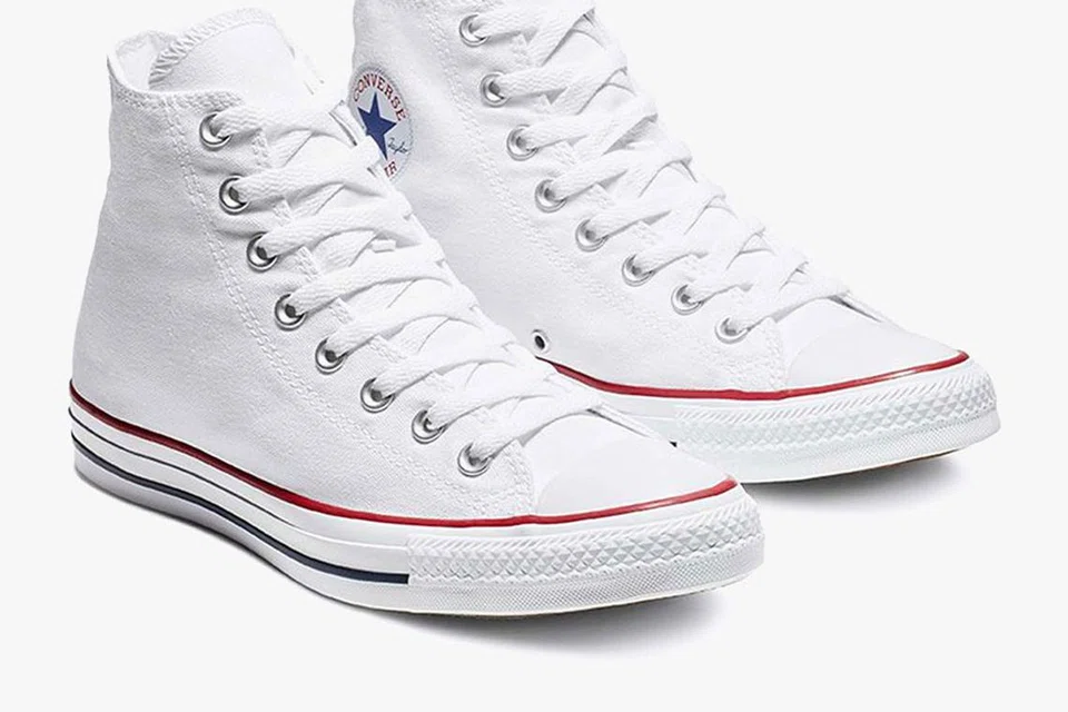 Kasut, Chuck Taylor All Star Hi, daripada Converse ini mudah dipadankan dengan apa saja, memberikan gaya kasual yang klasik tetapi ‘chic’.