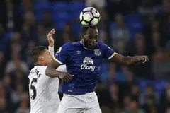 ROMELU LUKAKU: Sebelum ini terdapat spekulasi bahawa Lukaku akan kembali menyarung jersi Chelsea yang telah beliau tinggalkan pada 2014, namun pemain Belgium itu kian hampir menjadi pemain kedua yang akan ke Old Trafford musim ini. - Foto REUTERS