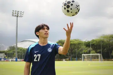 Glenn Kweh, bola sepak, skuad Singa