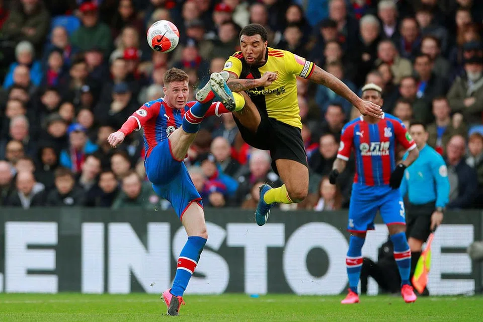 BIMBANG: Deeney, yang kelihatan beraksi awal Mac, tidak mahu meletak bayinya yang menghidapi masalah penafasan "dalam keadaan lebih bahaya", selain bimbang tentang risiko kesihatan lebih tinggi dalam kalangan pemain kulit hitam, Asia dan etnik minoriti. - Foto fail REUTERS