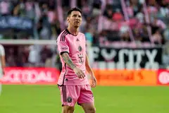 Ikon bola sepak, Lionel Messi, mengumumkan Inter Miami sebagai kelab terakhirnya. Beliau telah tiba di tahap kerjayanya di mana beliau harus memikirkan tentang persaraan dari sukan tersebut.